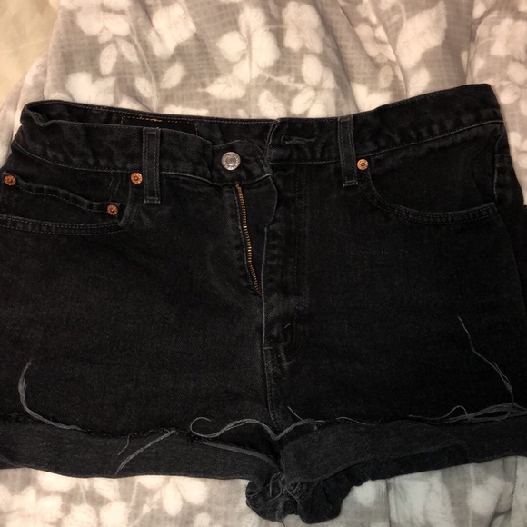 Levi Shorts - Picture 3 of 3